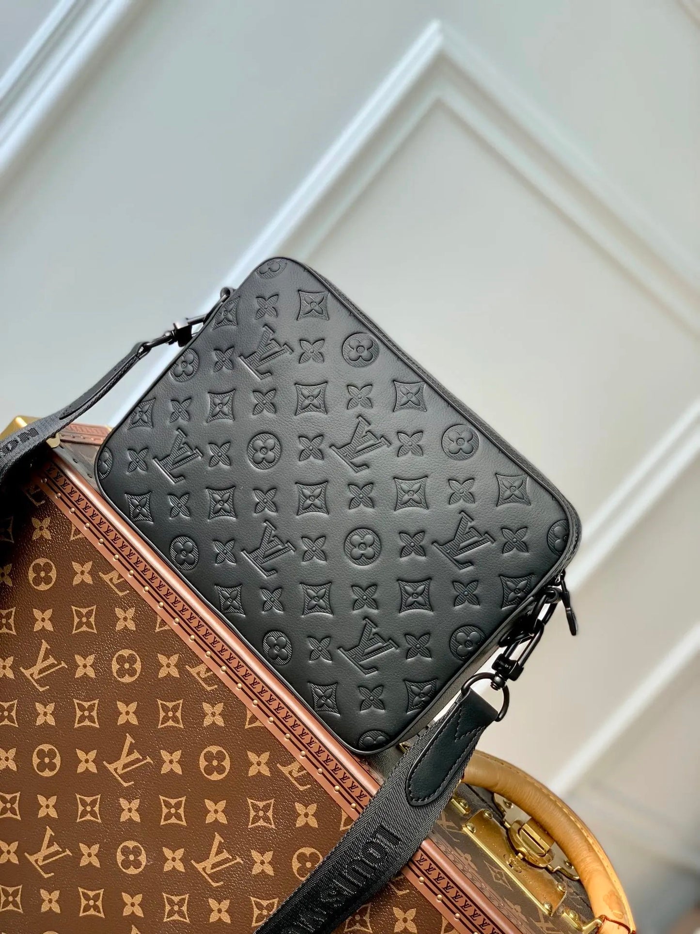 Lv trio bag