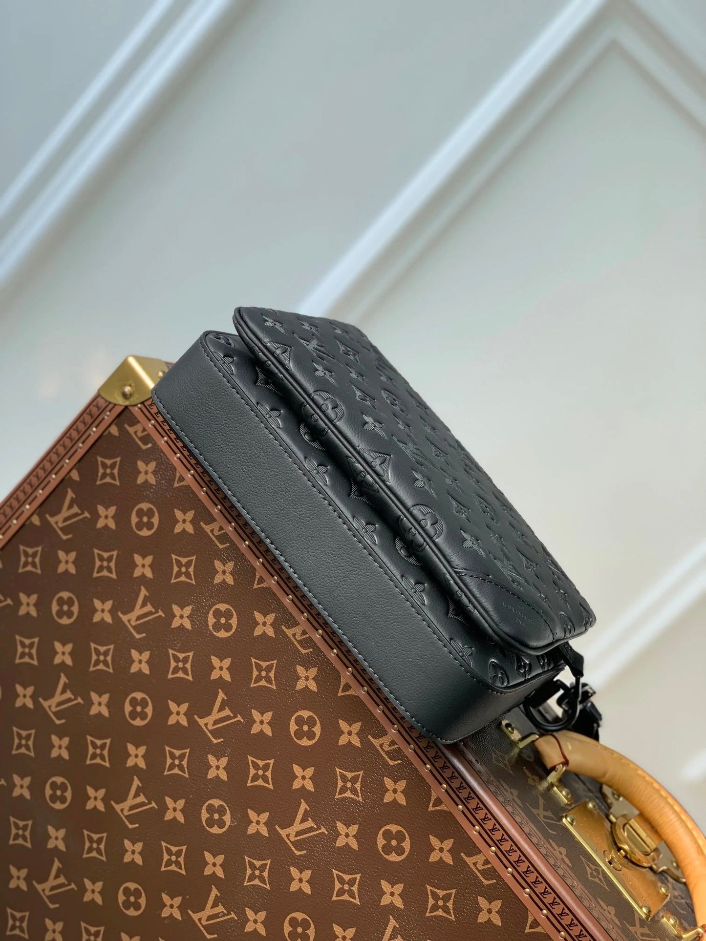 Lv trio bag